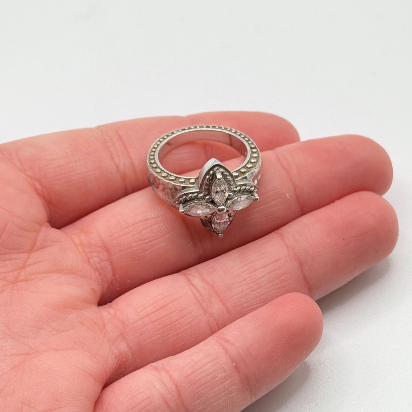 925 Silver Marquise - CZ Intricate Floral Design Hammered Band Ring 5.5