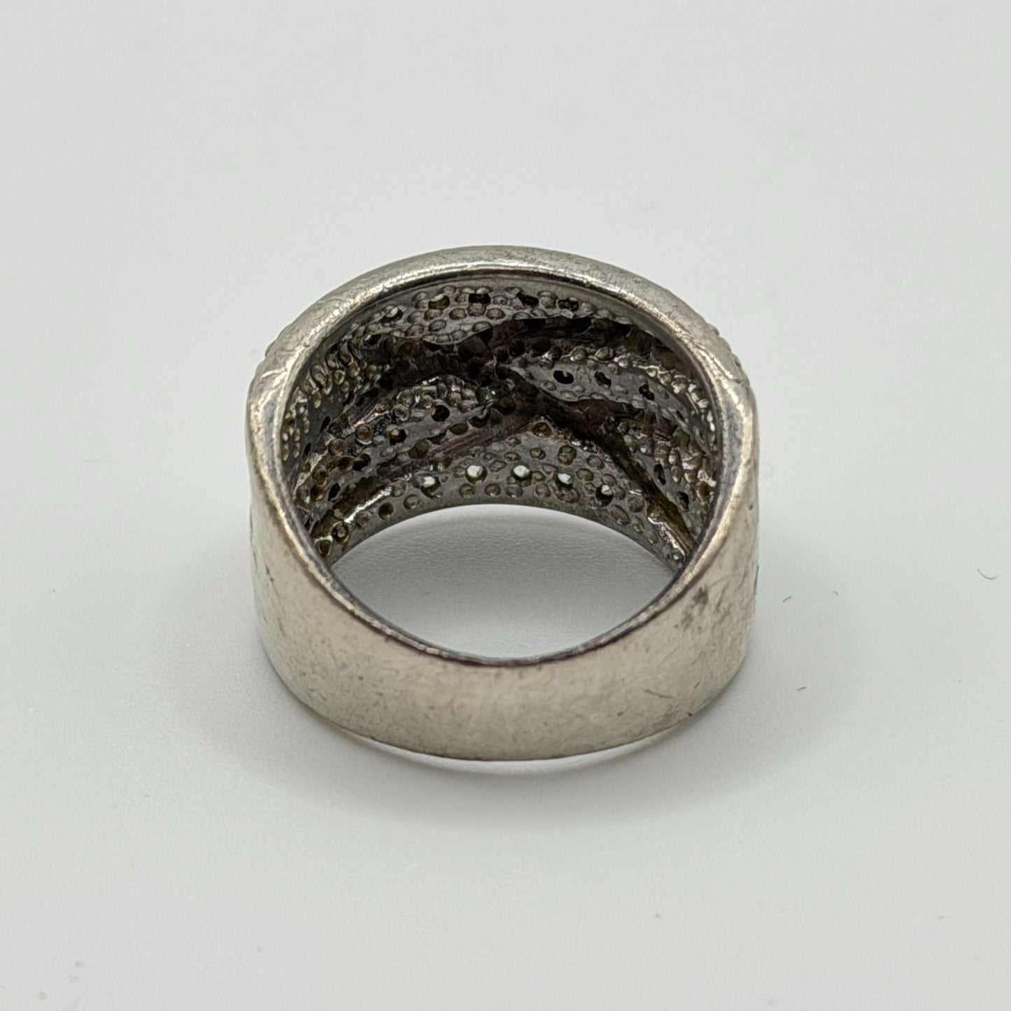 Wide Band 925 Sterling Silver Ring With Intricate Criss-Cross