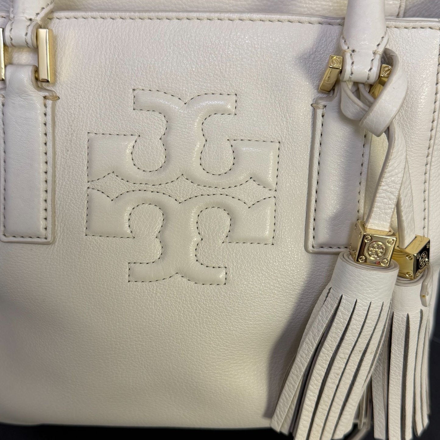 Tory Burch Ivory Leather Shoulder Bag With Gold Chain Strap & Tassel Details