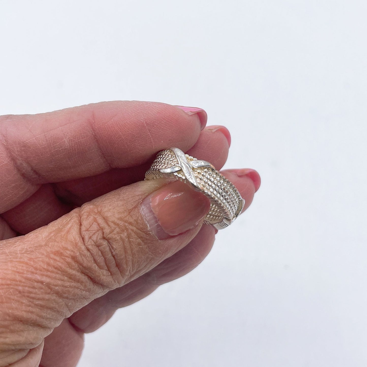 925 Silver Criss-Cross Band Ring - Size 9