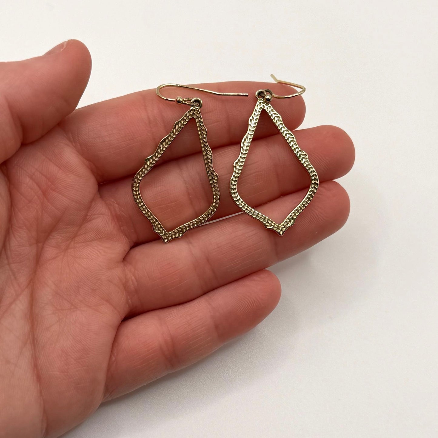 Kendra Scott Gold-Tone Textured Open-Frame Drop Earrings