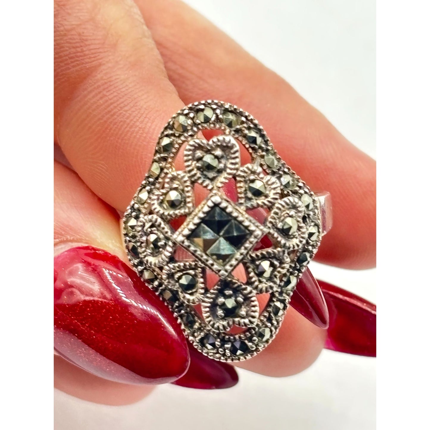 Antique Style Sterling Silver Marcasite Scalloped Heart Cutout Ring Size 8