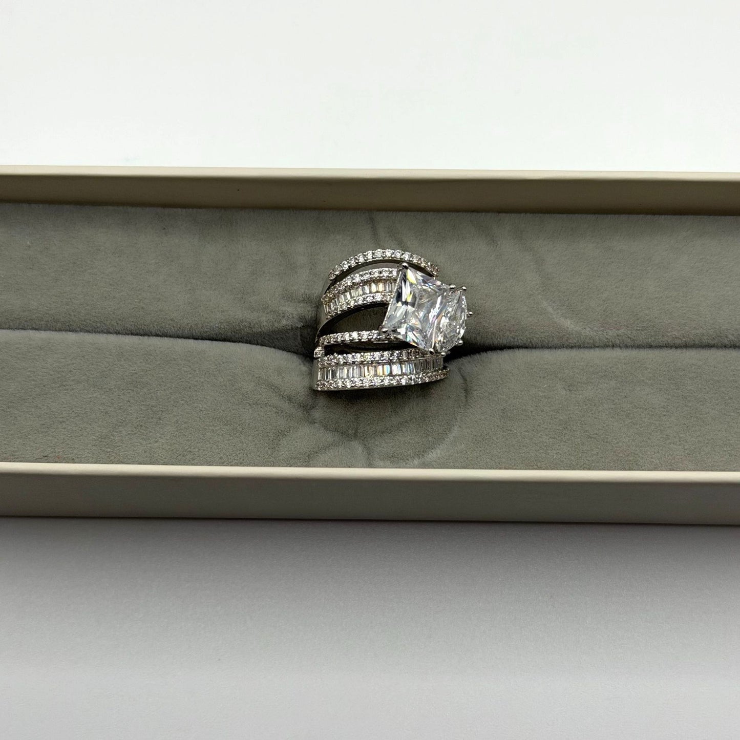 Jzora Multi-Stone Wide Band Silver-Tone Ring Size 5.5