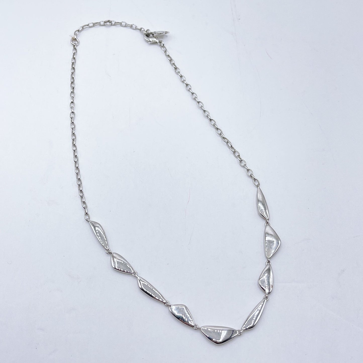 Kendra Scott Silver Link Chain Necklace Geometric Shaped Details
