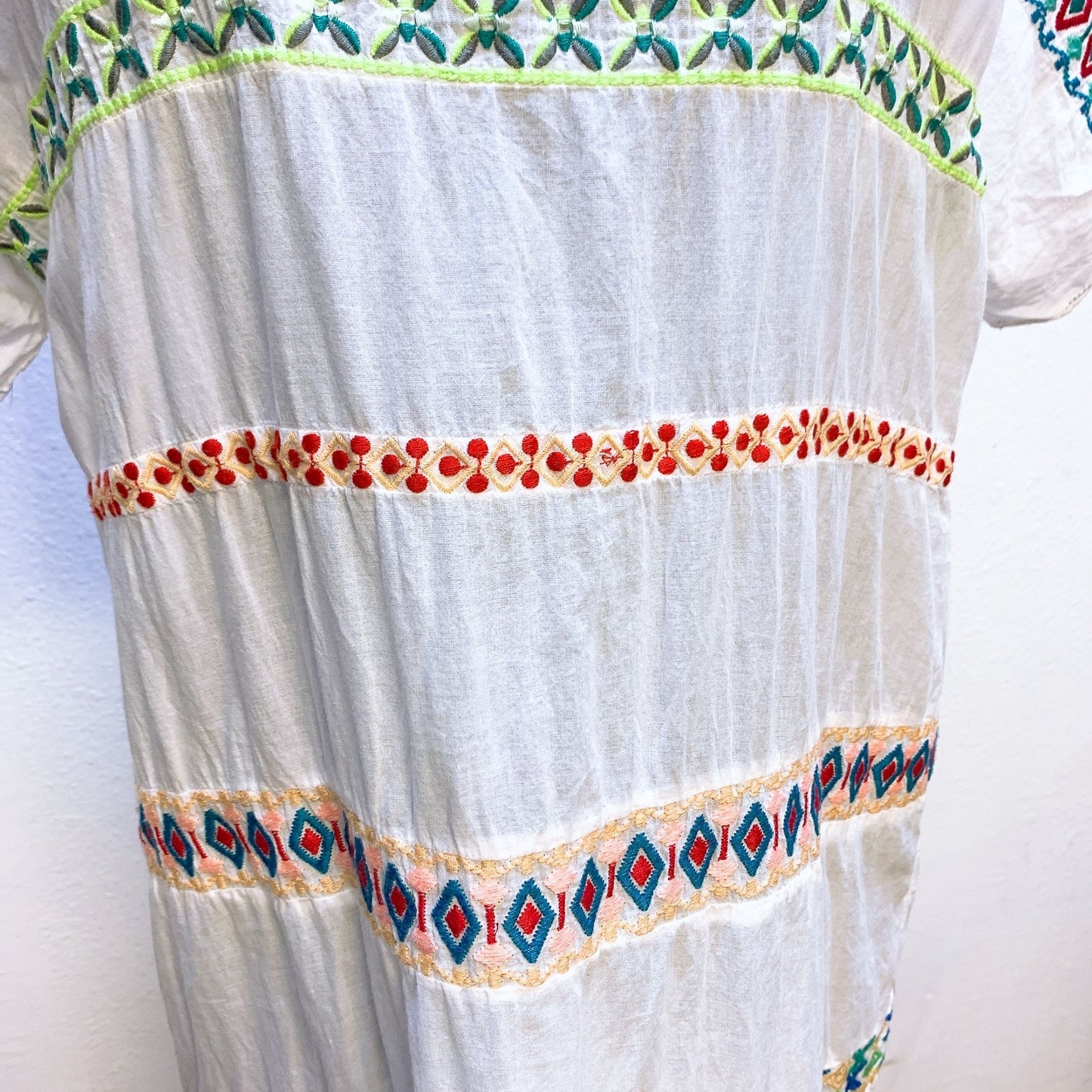 Johnny Was White Embroidered Boho Tunic Top - Size L