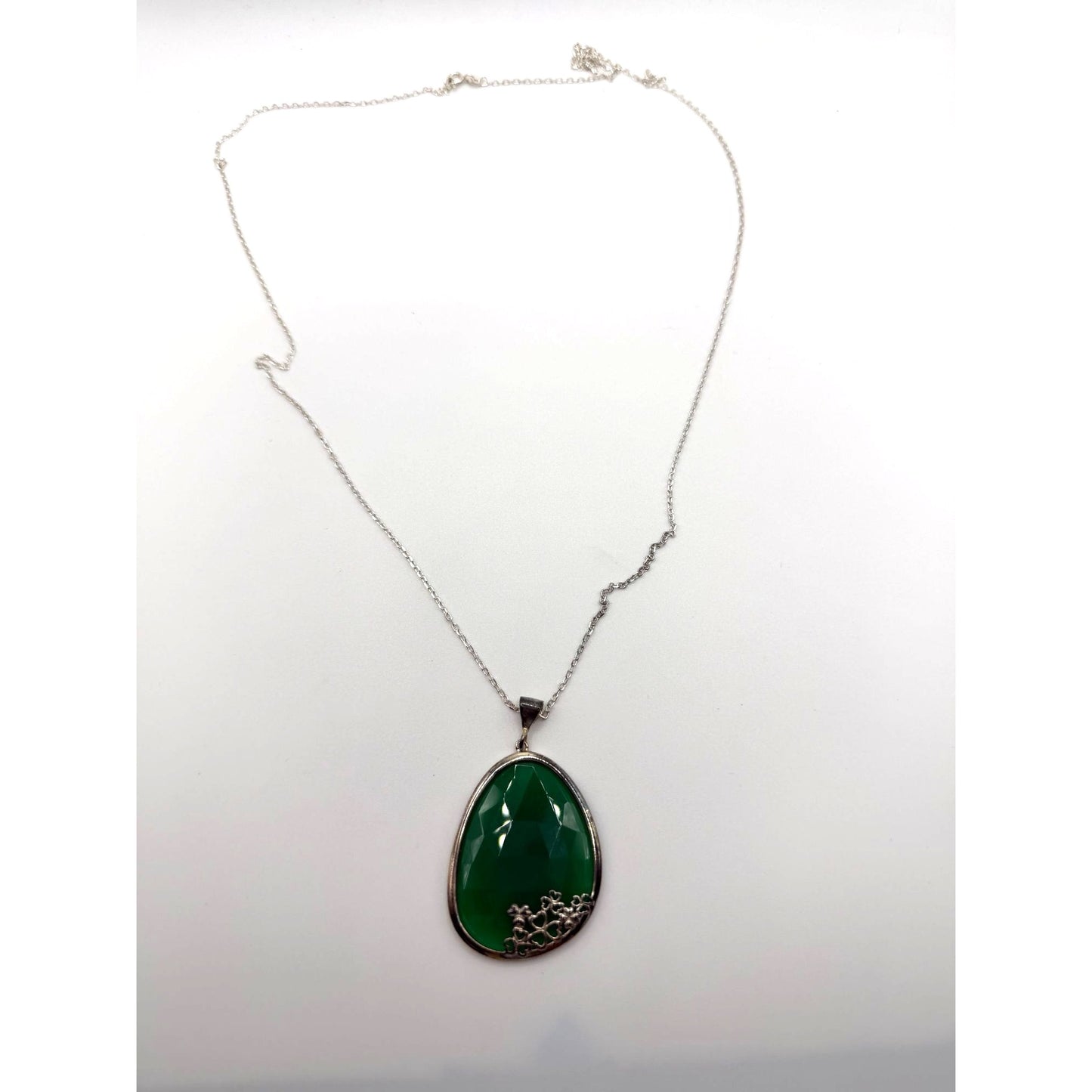 JMH Jewellery Sterling Silver Necklace Green Gemstone Pendant Shamrock Detail Made in Ireland