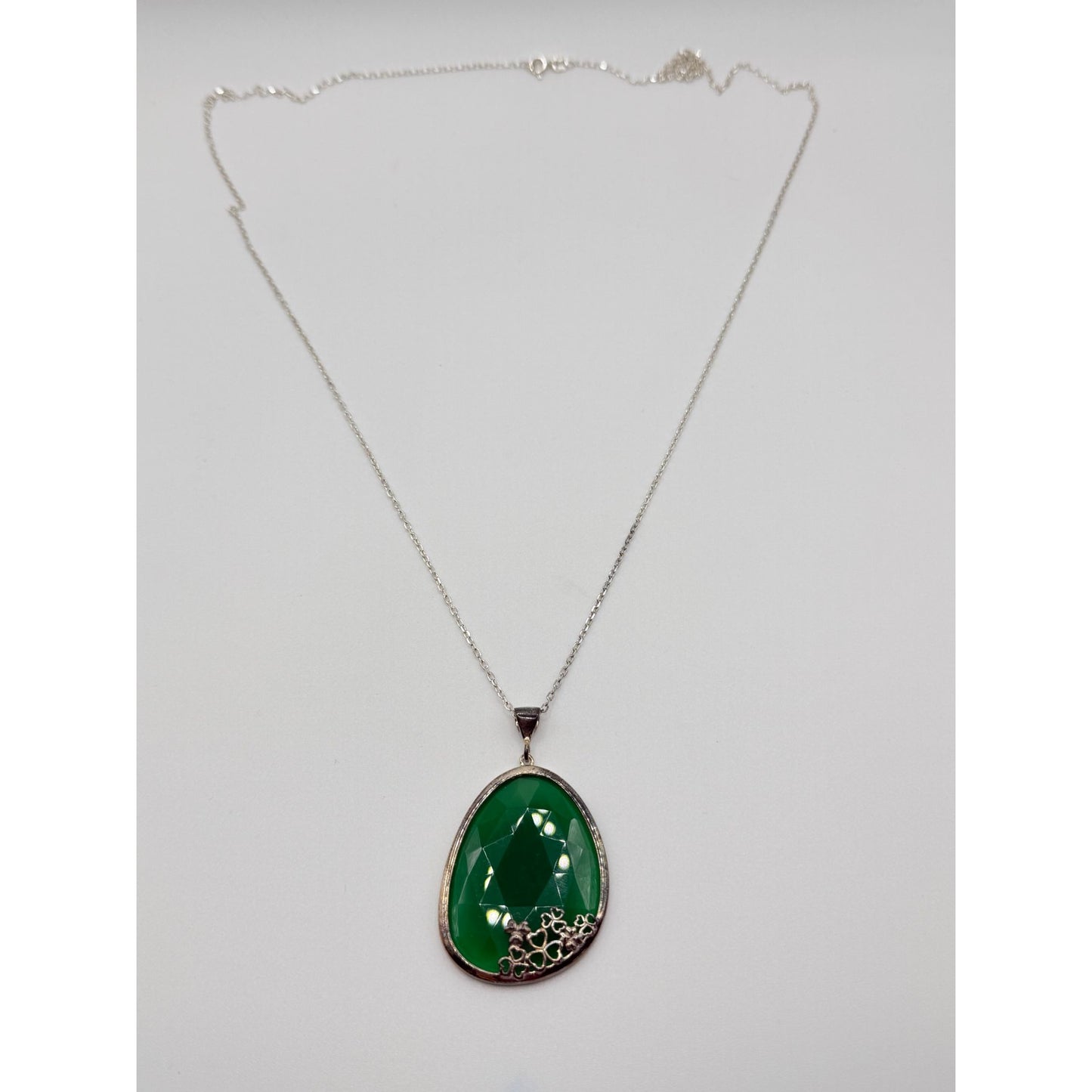 JMH Jewellery Sterling Silver Necklace Green Gemstone Pendant Shamrock Detail Made in Ireland