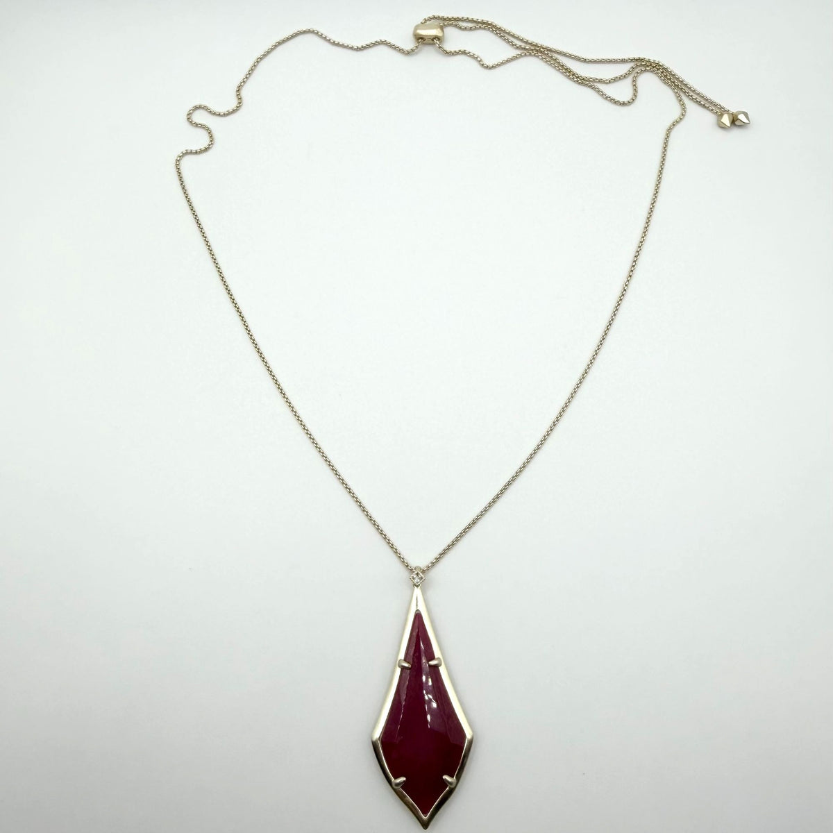 Kendra Scott Olivia Long Pendant Necklace In Maroon Jade