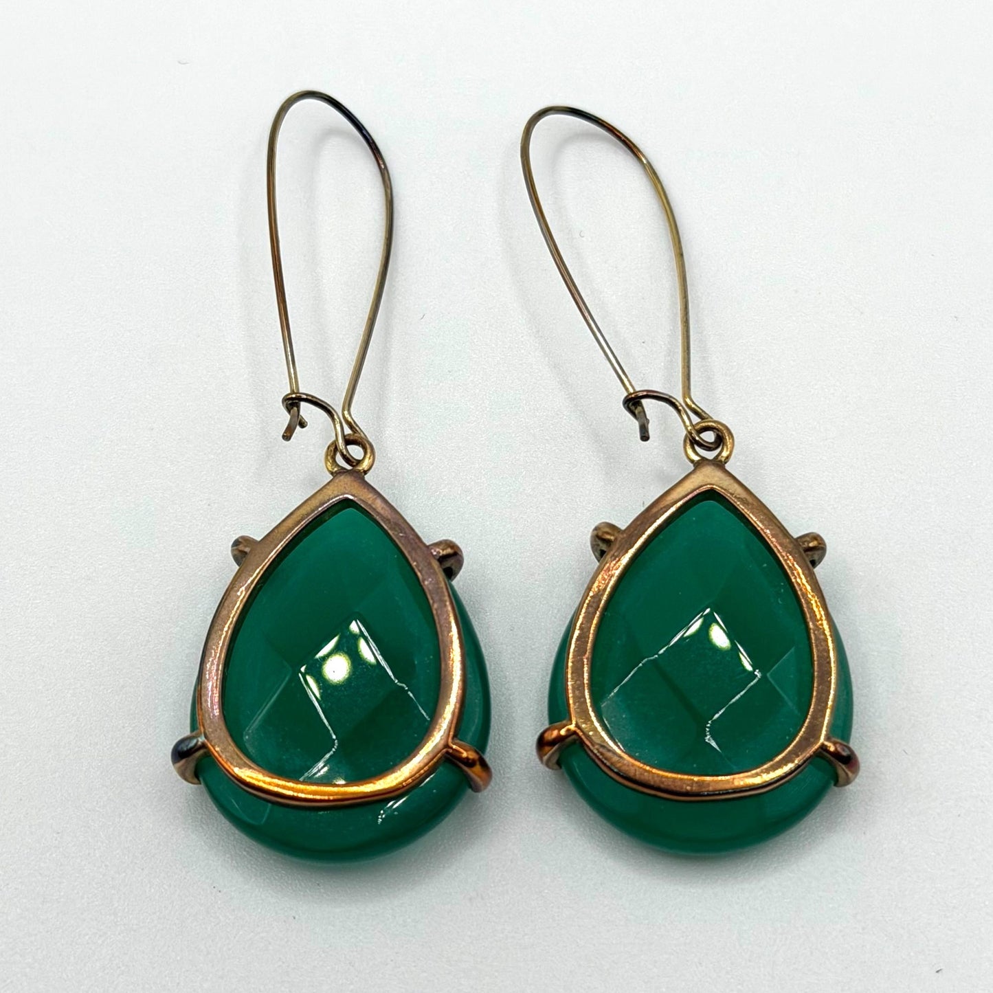 Kendra Scott Gold-Tone Drop Earrings With Green Faceted Stone