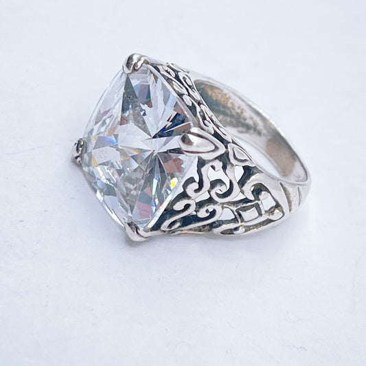 Vintage-Inspired Sterling Silver Ring Intricate Filigree Design Faceted Cubic Zirconia Stone 5