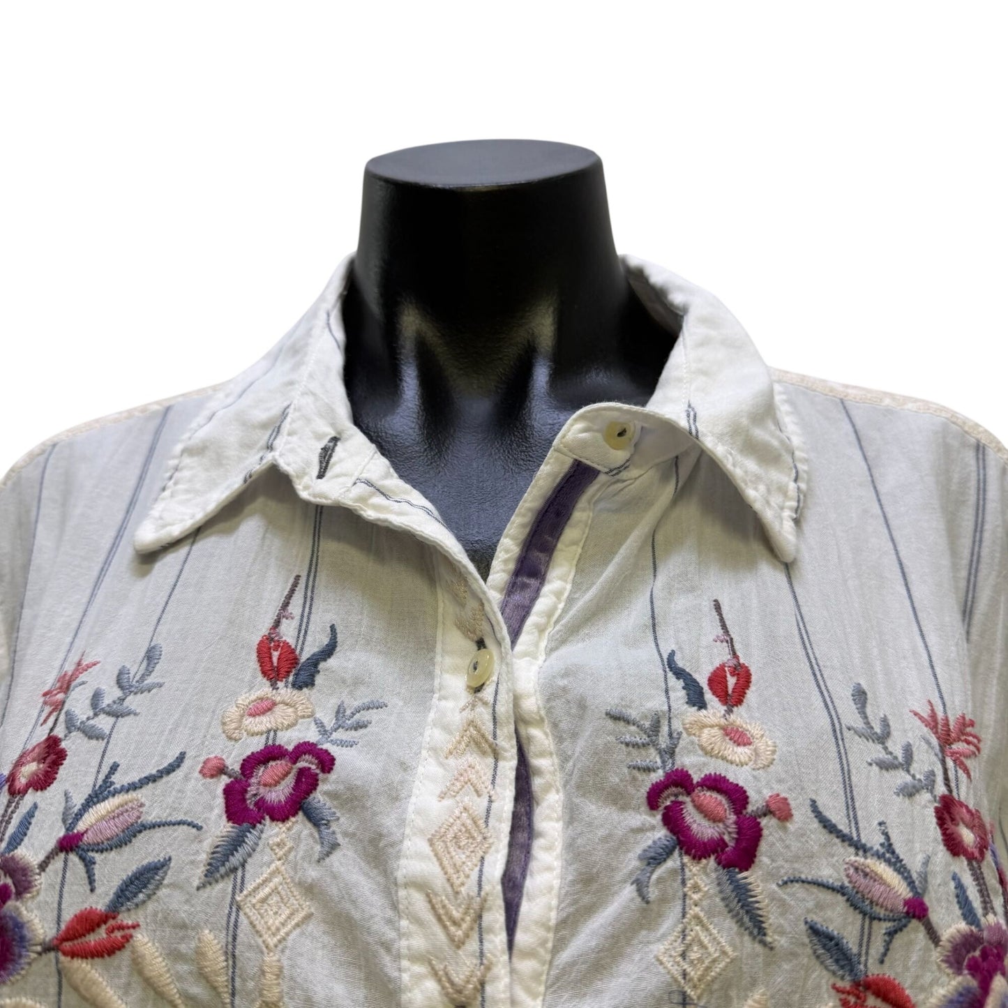 Johnny Was Embroidered White Long-Sleeve Button-Up Blouse L