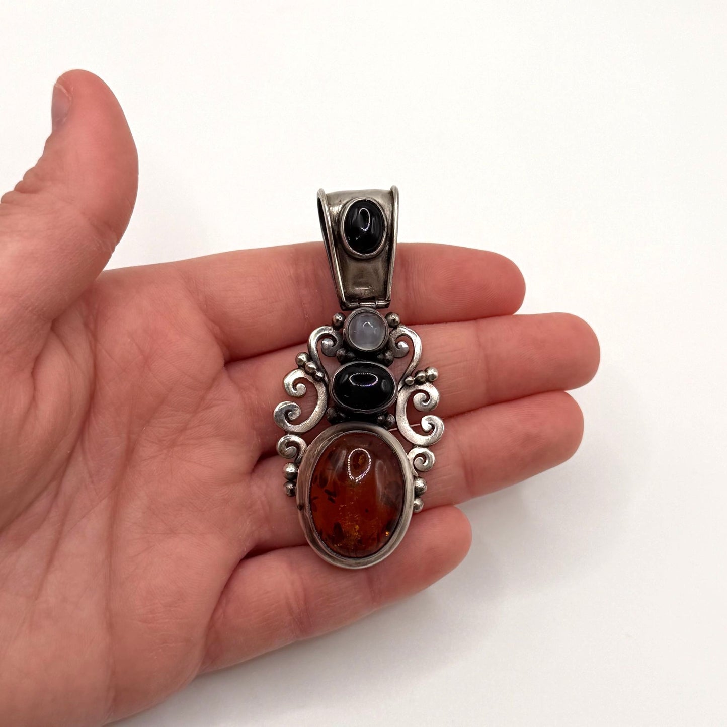 Suarti Bali Sterling 925 Silver Black Onyx & Amber Pendant