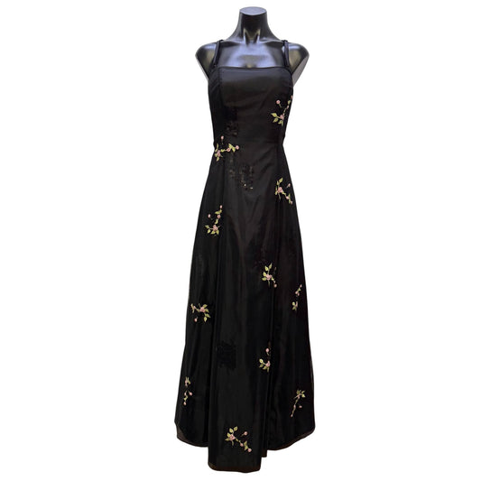 Morgan & Co By Linda Bernell Black Embroidered Floral Formal Dress Size 9/10