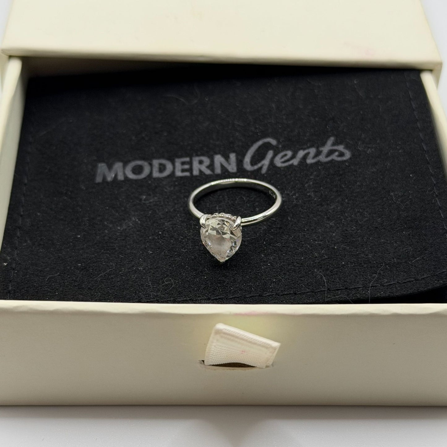 925 Sterling Silver Ring With Pear-Cut Clear Stone Modern Gents Size 6