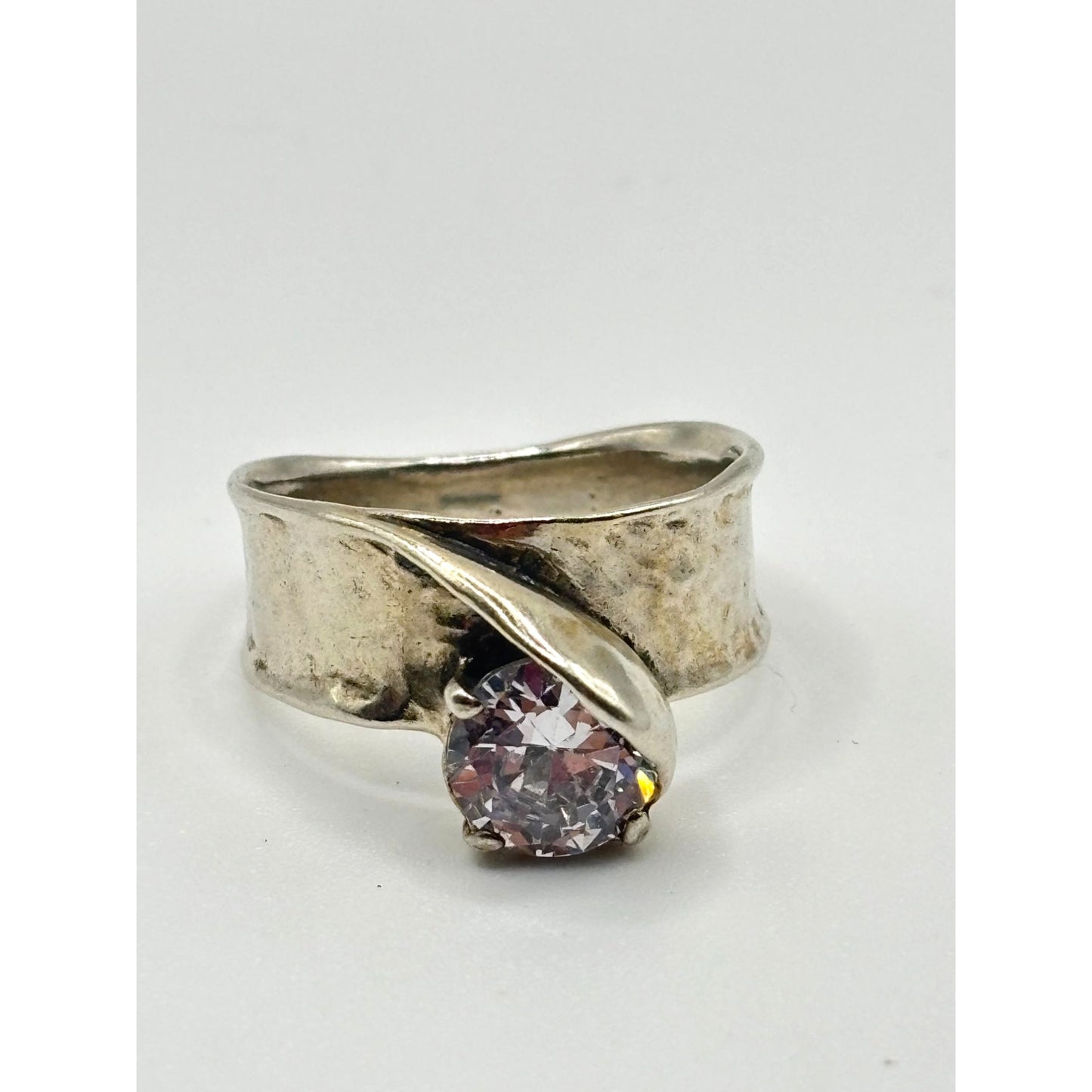 Noa Zuman Israel 925 Sterling Silver White Stone Hammered Ring Size 9