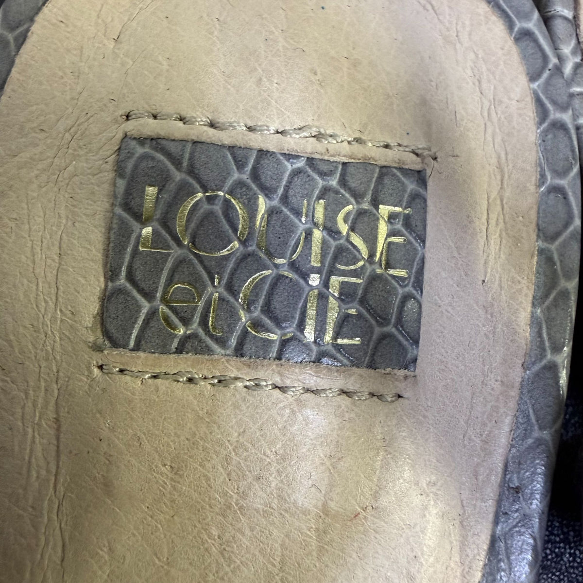 Louise Et Cie Gray Textured Leather Flats With Ankle Strap 7.5