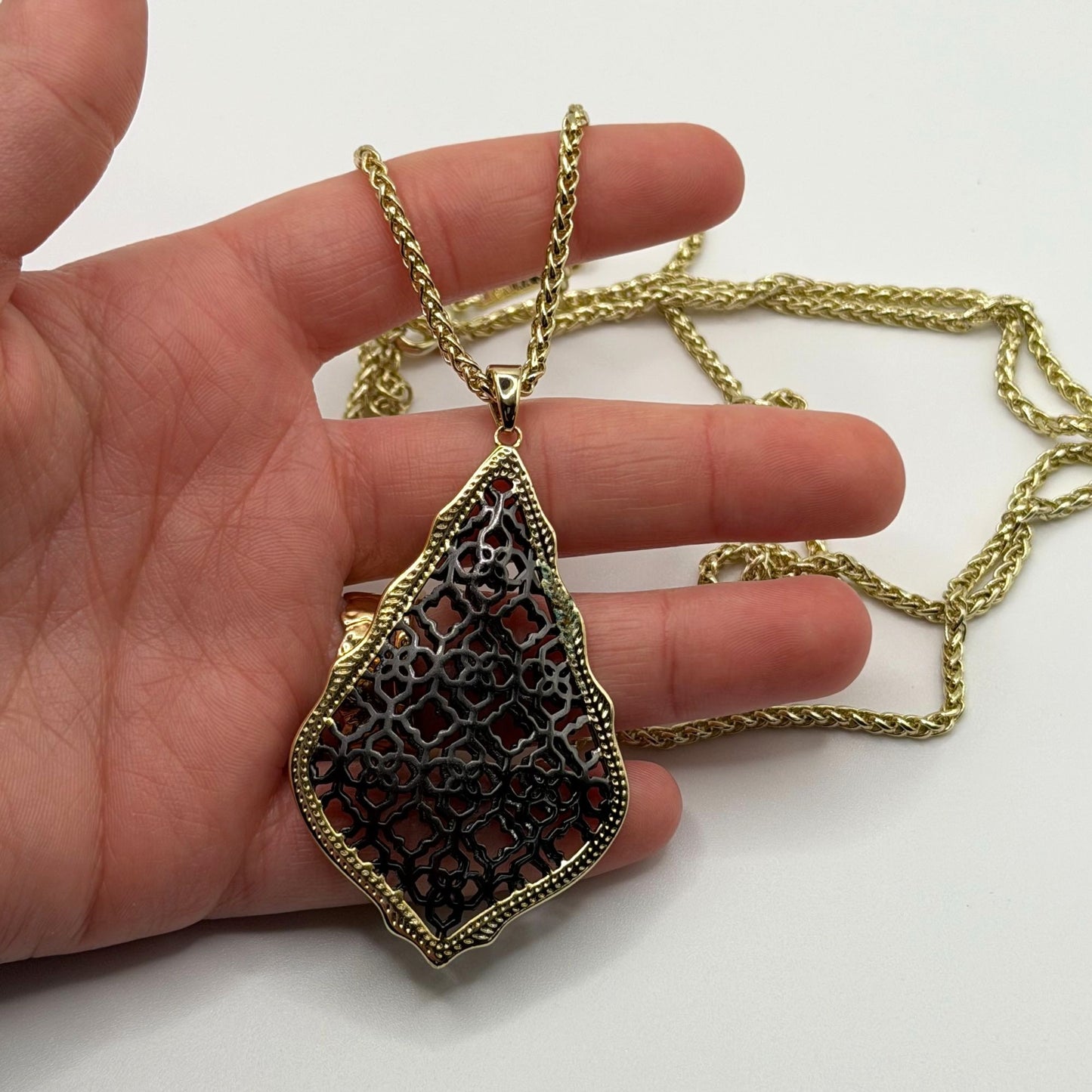 Kendra Scott Aiden Gold-Tone Necklace With Black Filigree Design