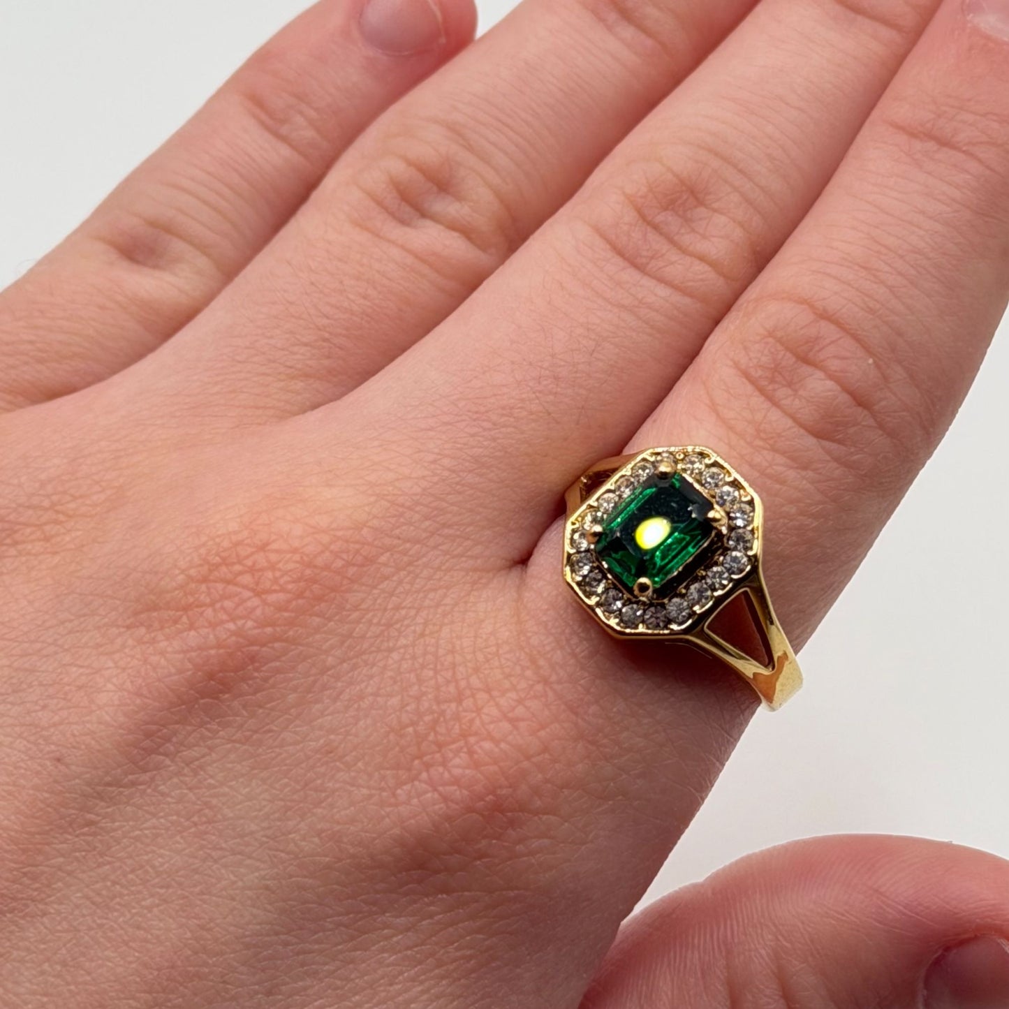 Gold Tone Ring With Emerald Green Stone Size 9