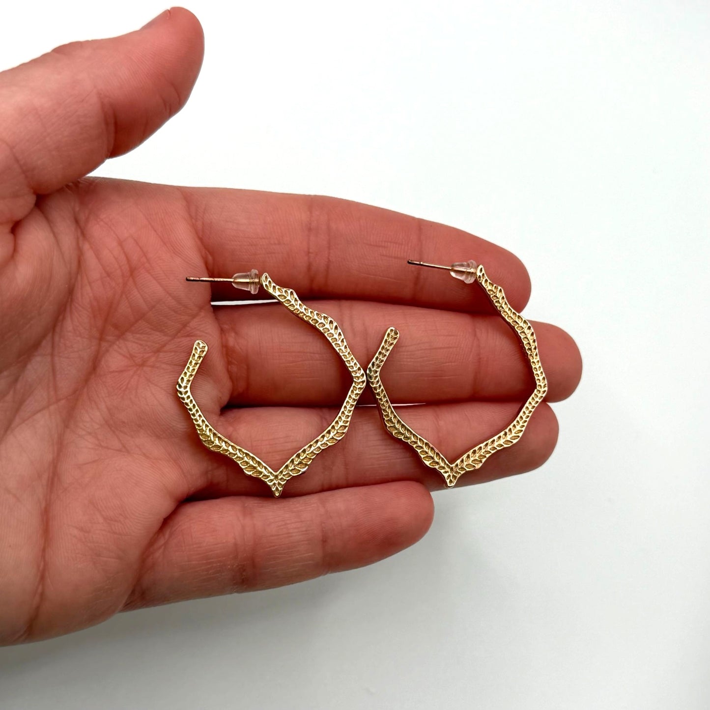 Kendra Scott Miku Hoop Earrings In Rose Gold Textured Design