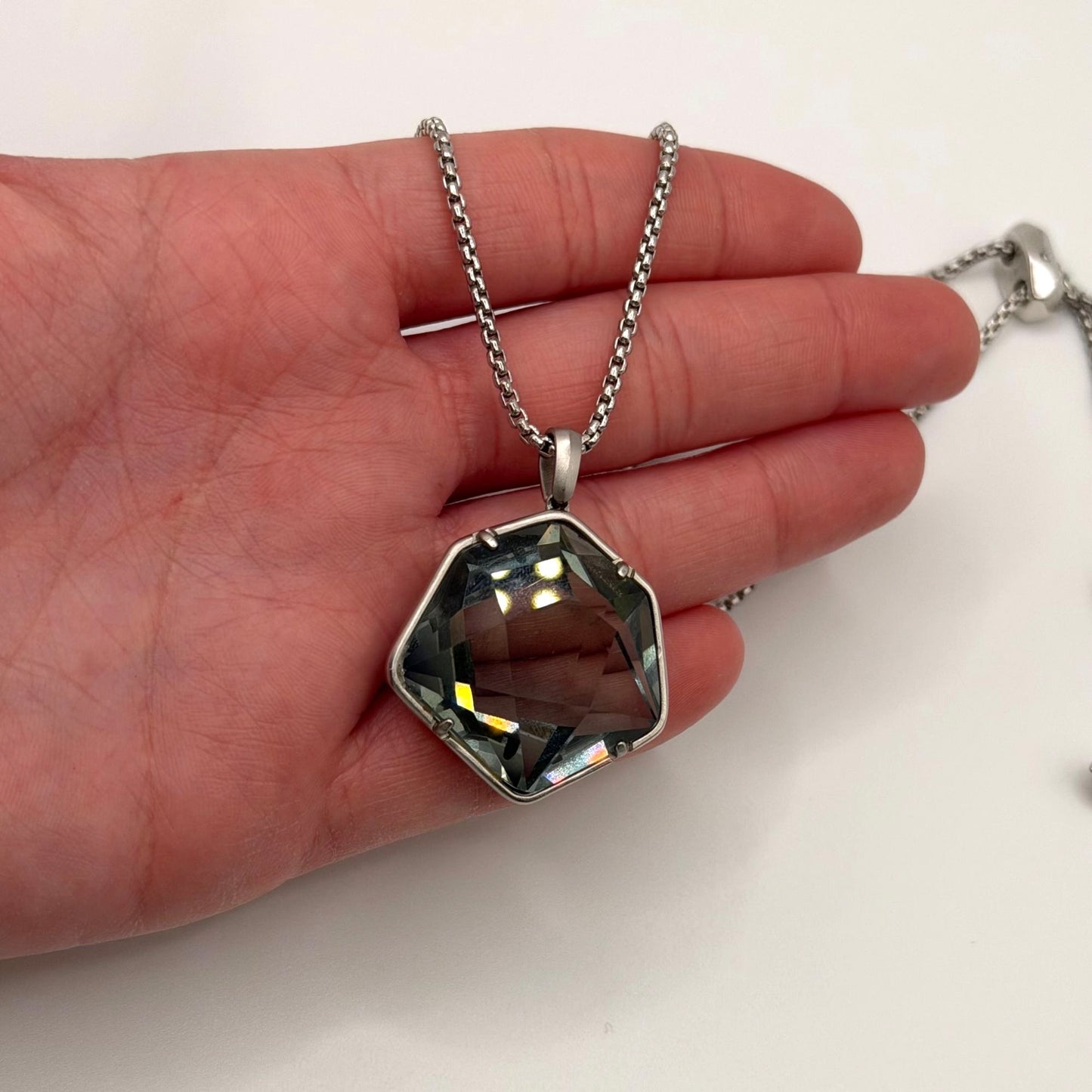 Kendra Scott Kalani Silver Tone Necklace With Smoky Green Stone Pendant