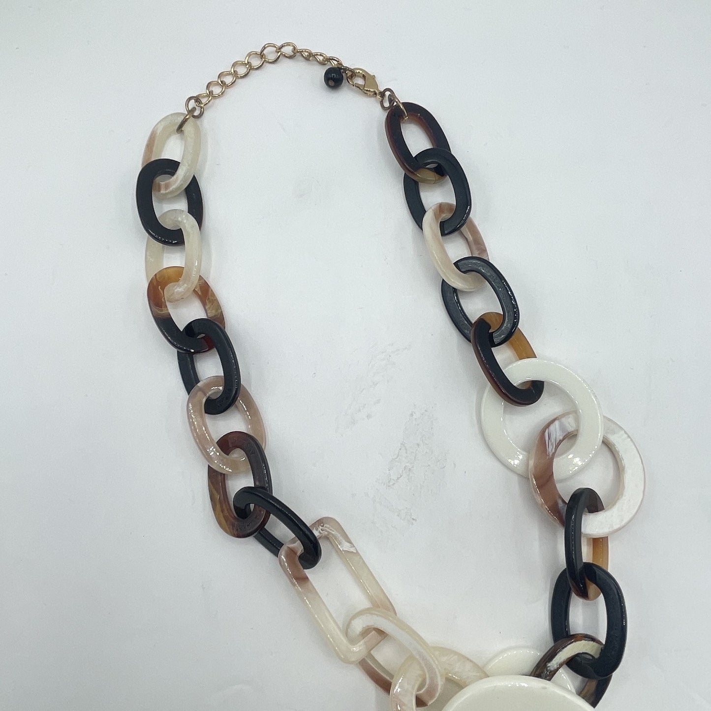 Chunky Chain Link Resin Marblelized Necklace With Adjustable Clasp Black Cream