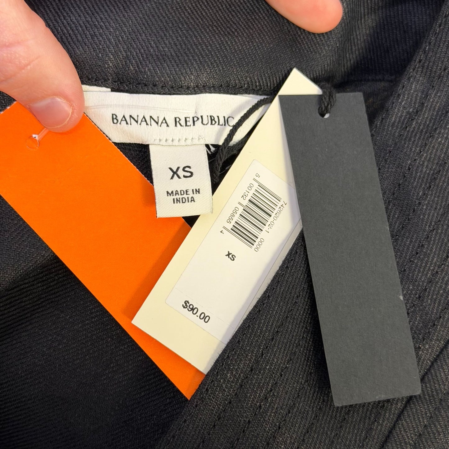 NWT Banana Republic Black Linen Sleeveless Blouse V-Neck  XS