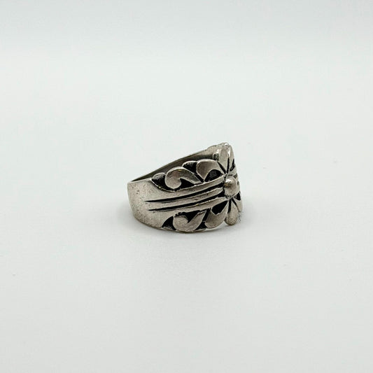 Vintage 925 Sterling Silver Floral Design Ring Size 6