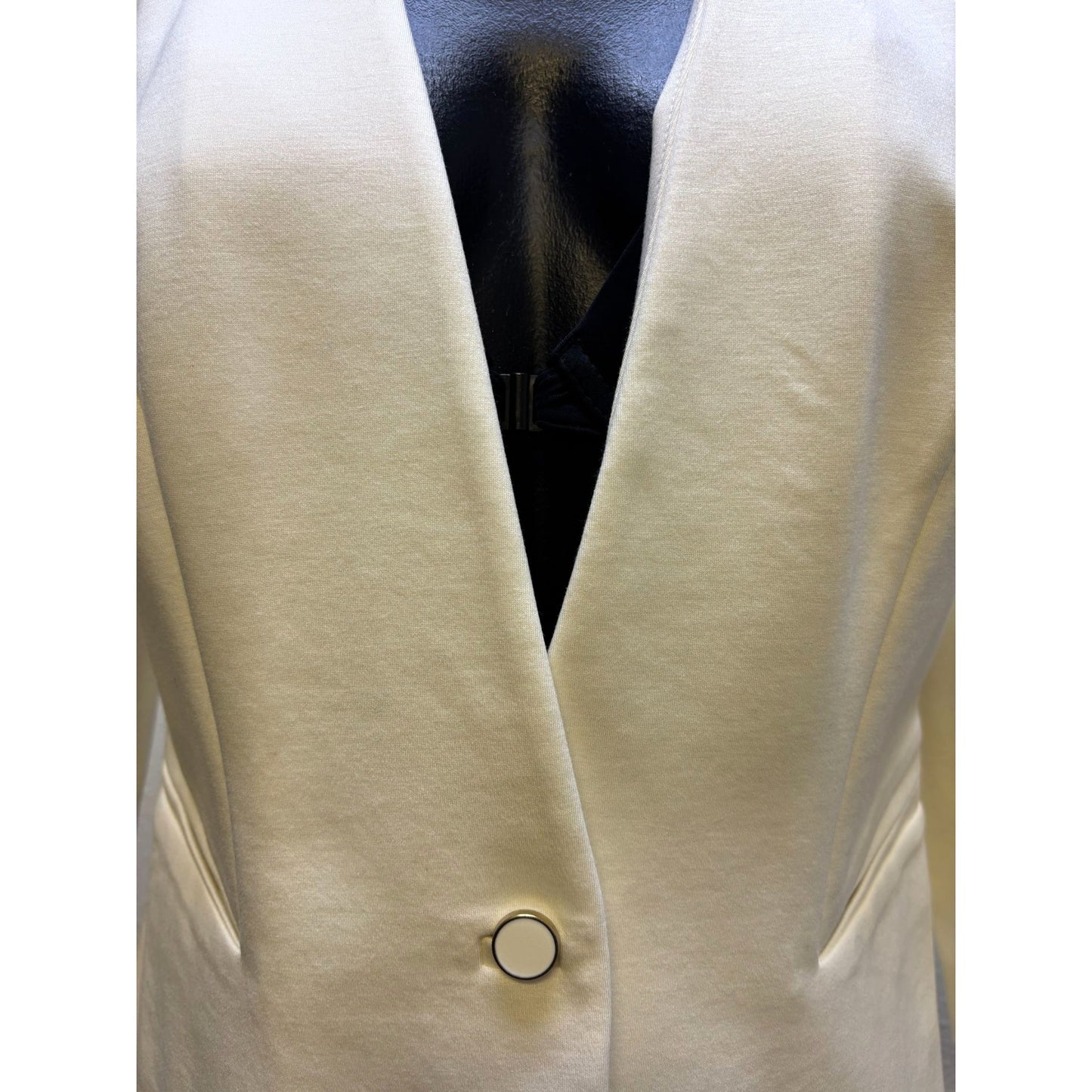 NWT Chicos Ecru Two-Piece Suit Blazer & Trousers  Size 0