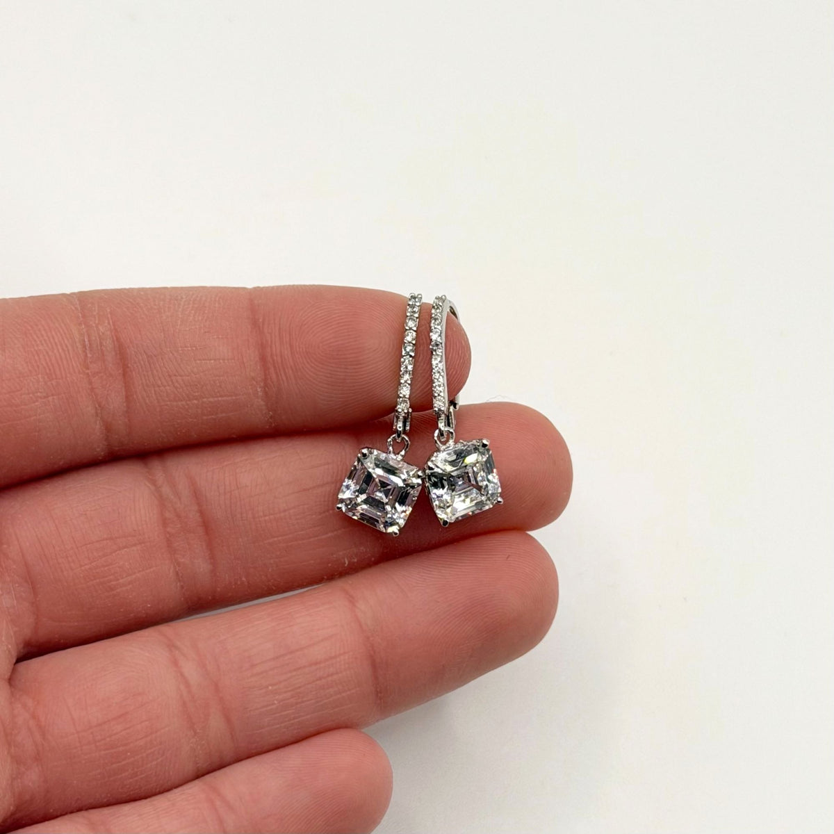 925 Sterling Silver CZ Leverback Earrings Elegant Drop Design