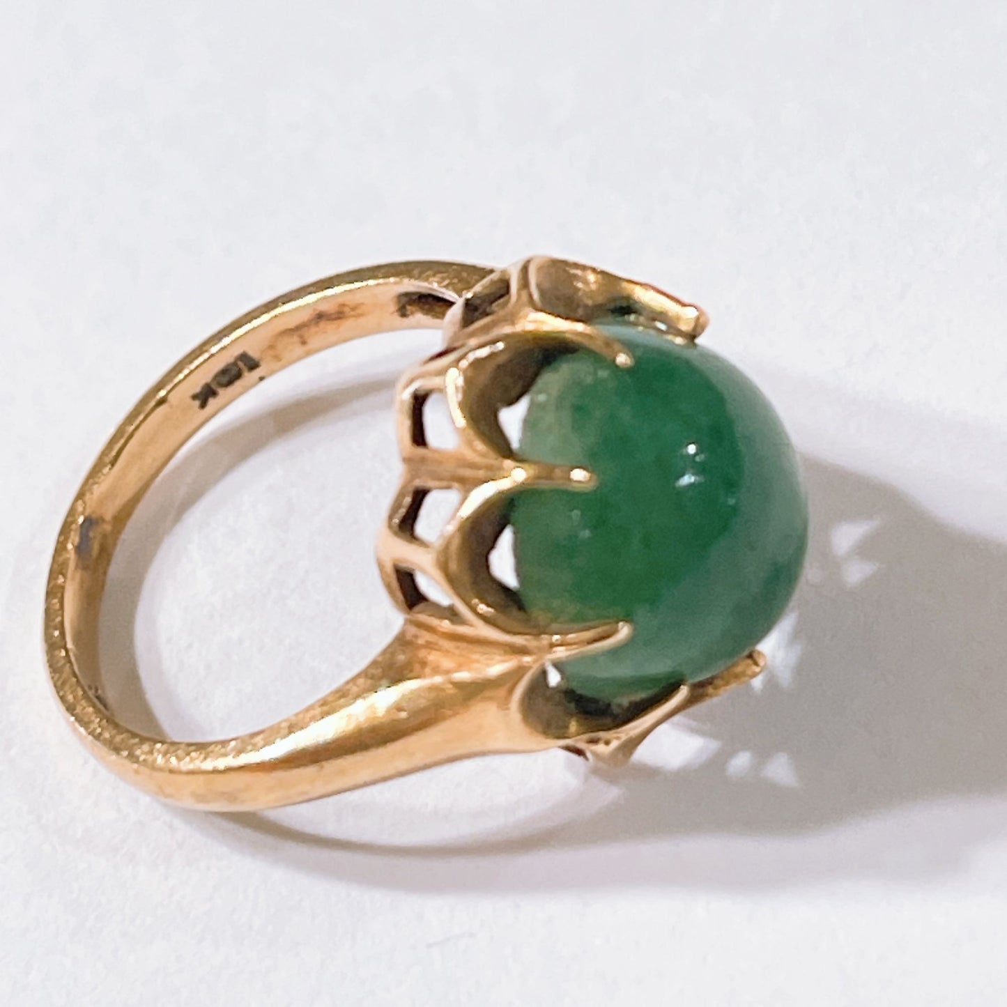 Vintage 10K Gold Green Jade Cabochon Ring Size 6