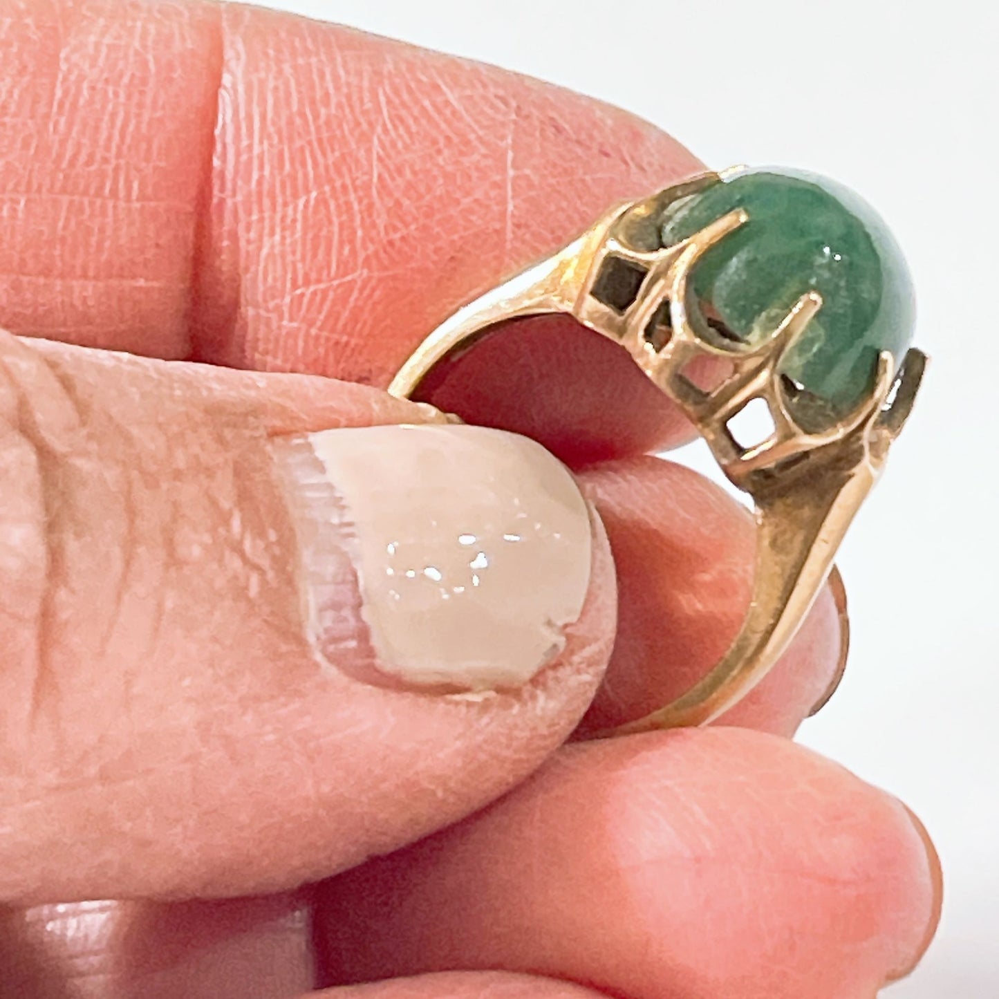 Vintage 10K Gold Green Jade Cabochon Ring Size 6